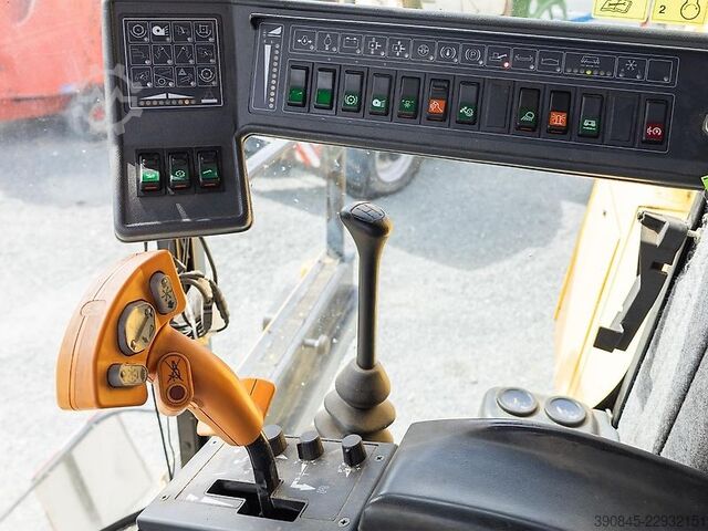 Mähdrescher New Holland TX 66
