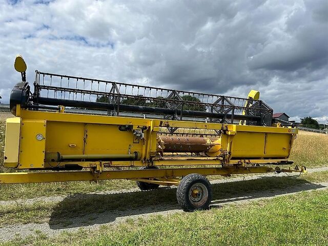 Mähdrescher New Holland TX 66