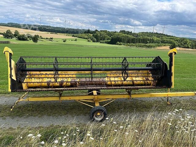 Mähdrescher New Holland TX 66