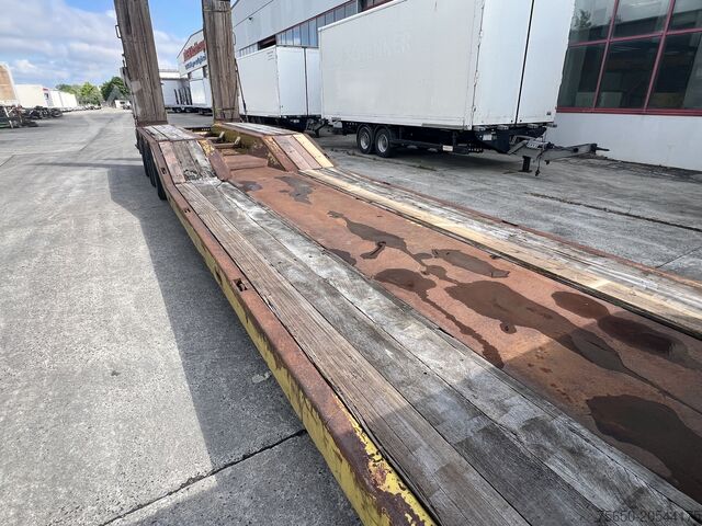 Low loader semitrailer LANGENDORF SATBUE 30/38  3 Achs Tiefbett- Satteltieflader