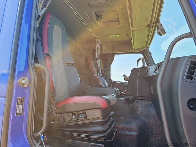 Standard-SZM VOLVO FM 330 SLEEPERCAB NL-TRUCK