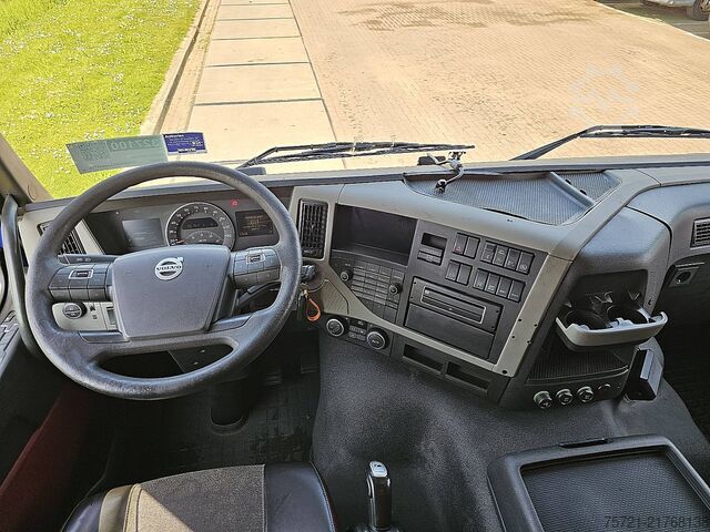 Standard-SZM VOLVO FM 330 SLEEPERCAB NL-TRUCK