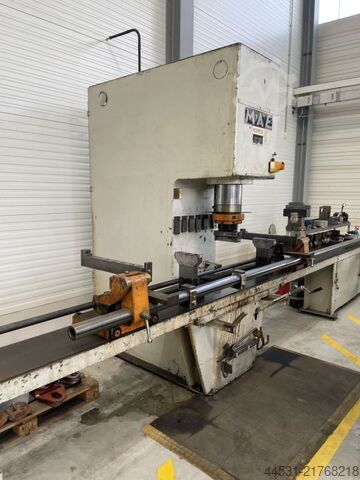 Hydraulic straightening press MAE HY – S 100 RH