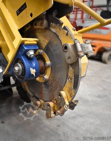 Stump mill Vermeer Corporation Stump Cutter SC362