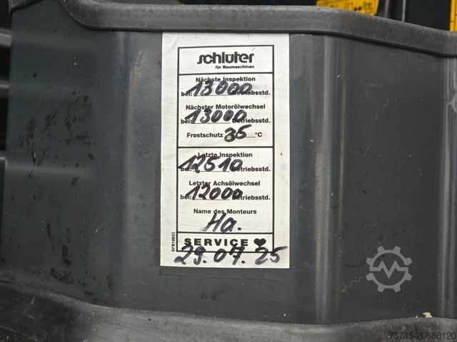 Wheel loader KOMATSU WA 200 * WENIG BELASTET * TOP * NEUE REIFEN