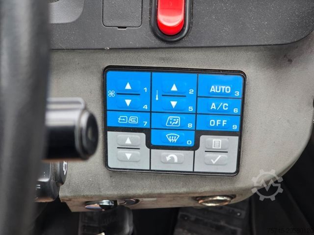 Wheel loader KOMATSU WA 200 * WENIG BELASTET * TOP * NEUE REIFEN