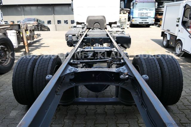 Truck chassis RENAULT D 12.240 Wechselaufbau Motorschaden Euro 6