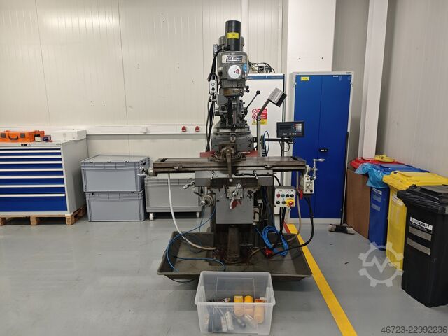 Universal-Fräs- und Bohrwerk SEMCO LC185VS