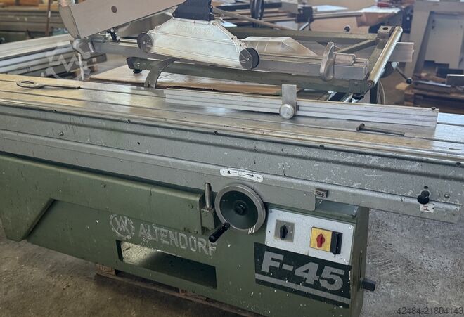 Sliding table saw Altendorf F45