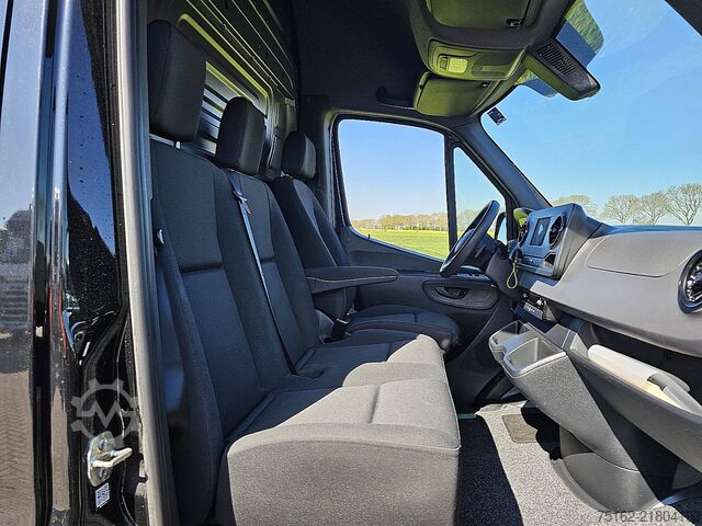 High-roof van MERCEDES-BENZ SPRINTER 315 L3H2 Mbux Automaat!