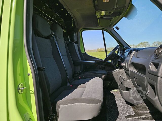 High-roof van RENAULT MASTER 2.3 DCI 130 H2 LAADKLEP