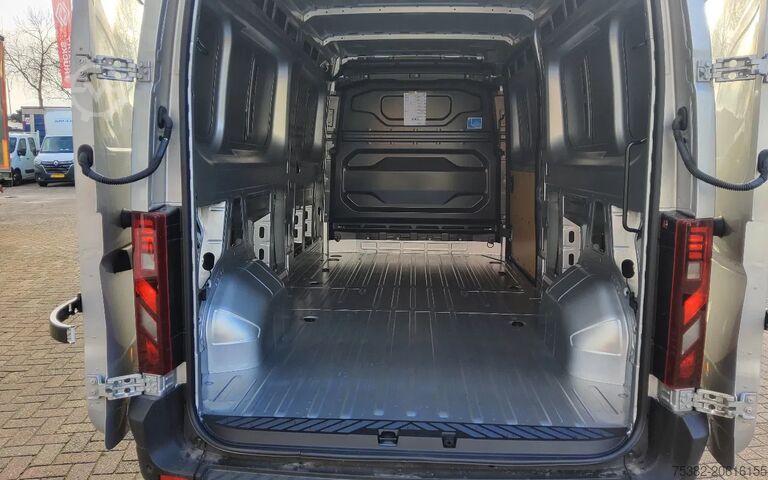 Box van Renault Master 150.35 L3H2 GESLOTEN - METALLIC GRIJS - ...