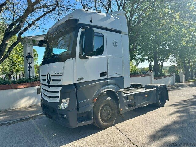 Van Mercedes-Benz Actros 1845 Sattelzugmaschine