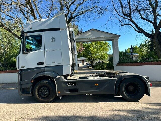 Van Mercedes-Benz Actros 1845 Sattelzugmaschine