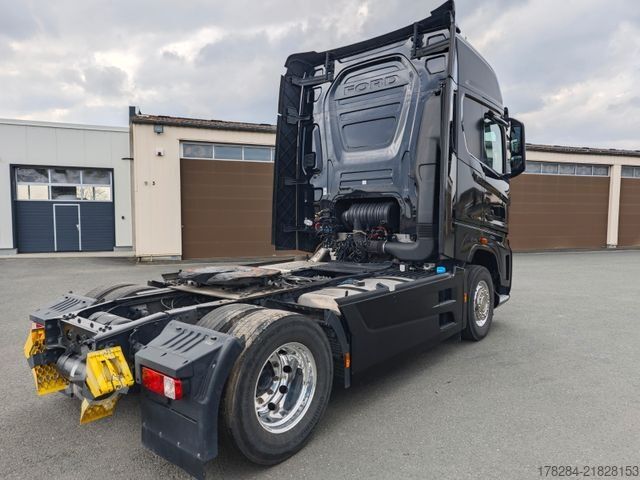 Standard tractor unit FORD F-MAX LUX LED, Intarder, Standklima, RDKS, Voll