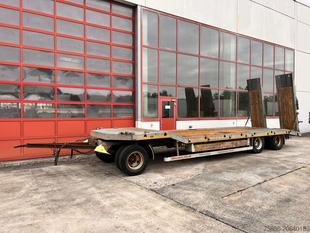 Low loader trailer Möslein TF3 Schwebheim 3 Achs Tiefladeranhänger