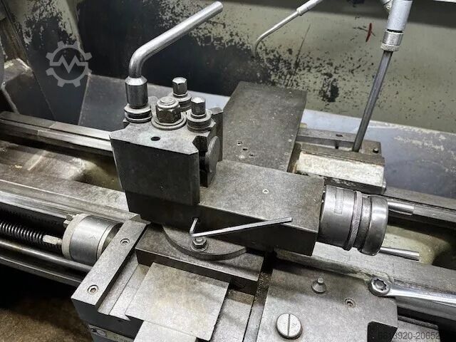 Centre lathe Colchester Master 2500