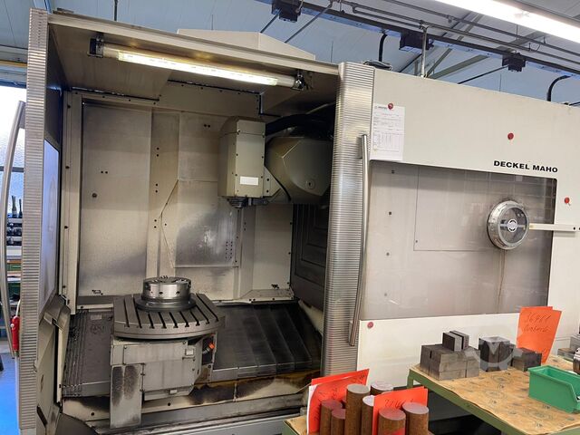 Universal machining center Deckel Maho DMU 60