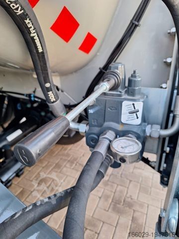 Tankauflieger D-TEC Gülletanker SV 2011 SV 2006 BASIC 6100 kg