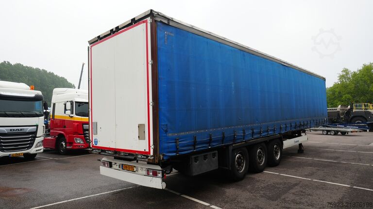 Sliding tarpaulins Krone 3 axle curtainside trailer