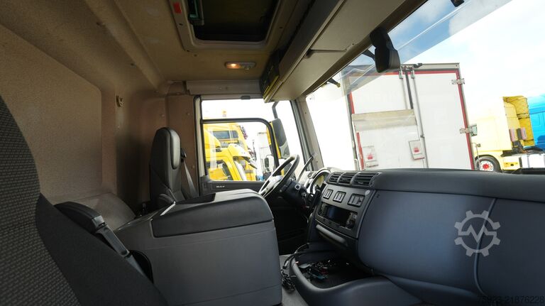 Crane truck DAF CF 400 open box with Palfinger PK 17502 crane