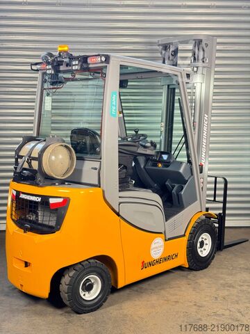 LPG front loader Jungheinrich TFG 320s - Service Neu - 4 m Hub - 2t - VW Motor