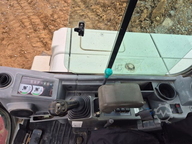 Mini excavator Takeuchi TB250 V4