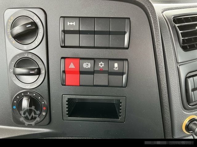 Van chassis MERCEDES-BENZ Atego 818 K 4x2 3-S.-Kipper+Klima+2xAHK+2200 km!