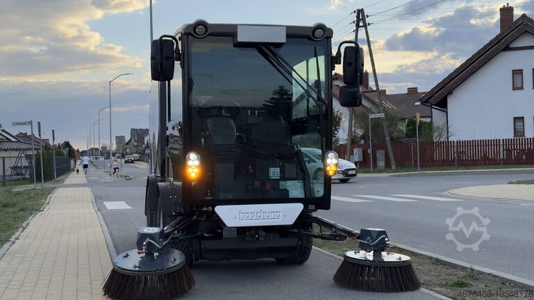 Electric sweeper Boschung Urban Sweeper S2.0 Powered by Electric