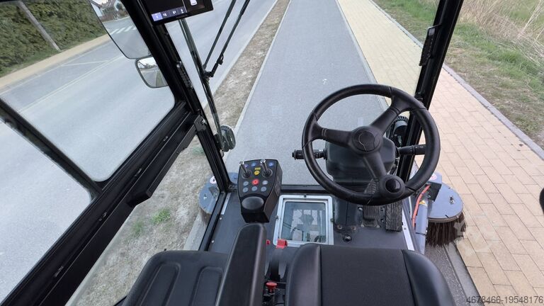 Electric sweeper Boschung Urban Sweeper S2.0 Powered by Electric