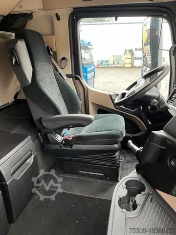 Volume tractor unit MERCEDES-BENZ 1845 LSnRL Low Liner - Standklima -