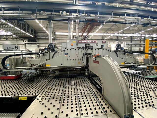 Stanz- & Biegezentrum Salvagnini S4 P4