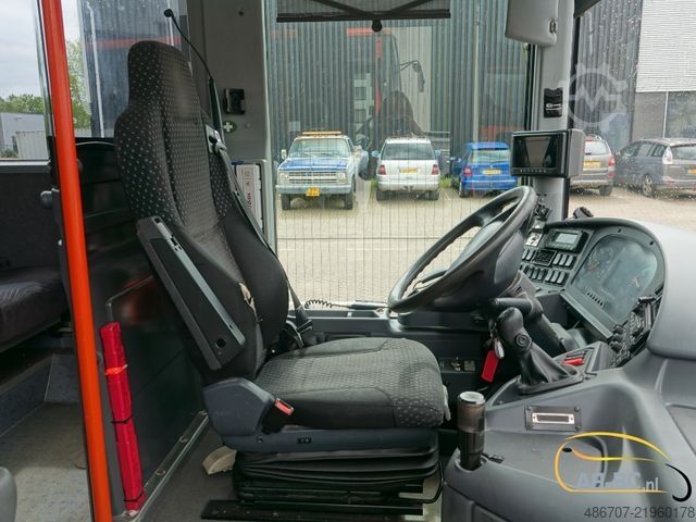 Motor coach MERCEDES-BENZ Intouro 49 Sitze Liftbus EURO 6
