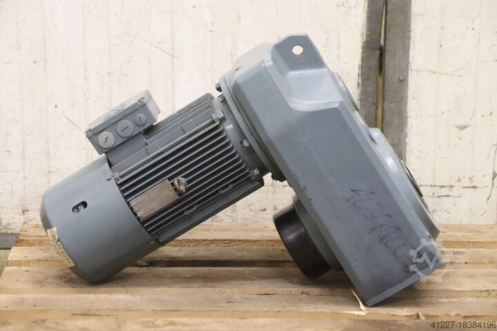 Gear motor 5.5 kW 70 rpm SEW-Eurodrive DFV132S4BMG/HF/TF