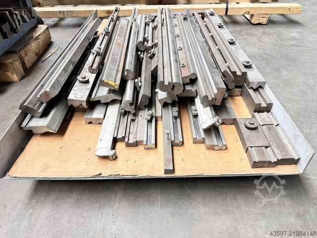Hydraulic press brake AMADA PROMECAM HFB 220-30 H