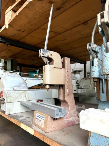 Lot of mechanical presses Mechanische Stanze