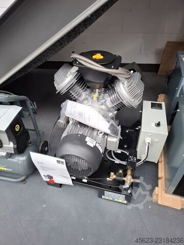 Industrieller Kolbenkompressor Schneider INT STL 780-15 270C