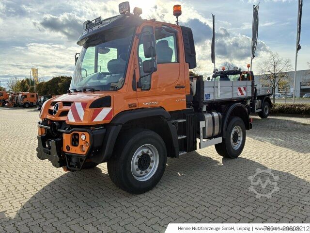Landmaschine Mercedes-Benz Unimog U 423 4X4 3000