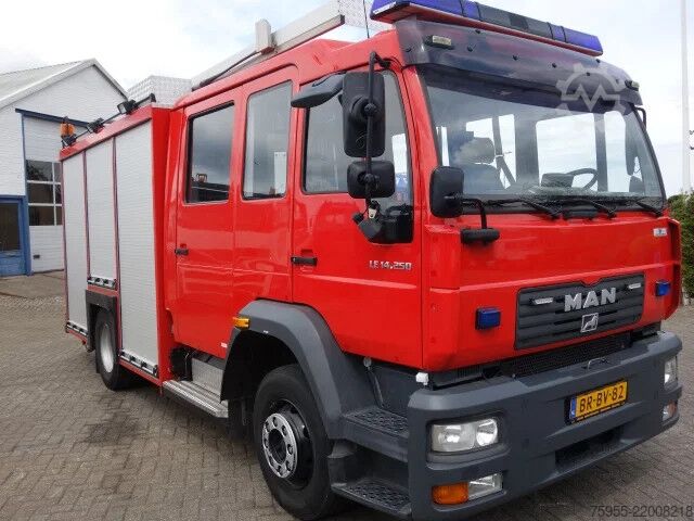 Löschfahrzeug MAN L79 14-250 man bomberos truck