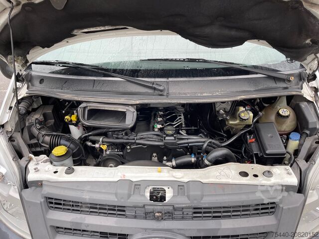 Kleinbus Ford Transit Minibus 2.4 - Dach-Klima - 17er