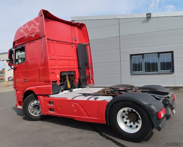 Standard tractor unit DAF XF 460 FT