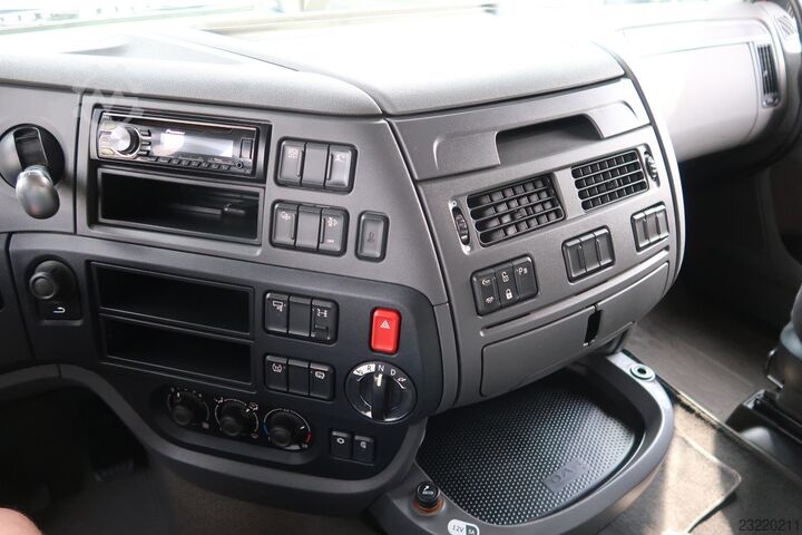Standard tractor unit DAF XF 460 FT