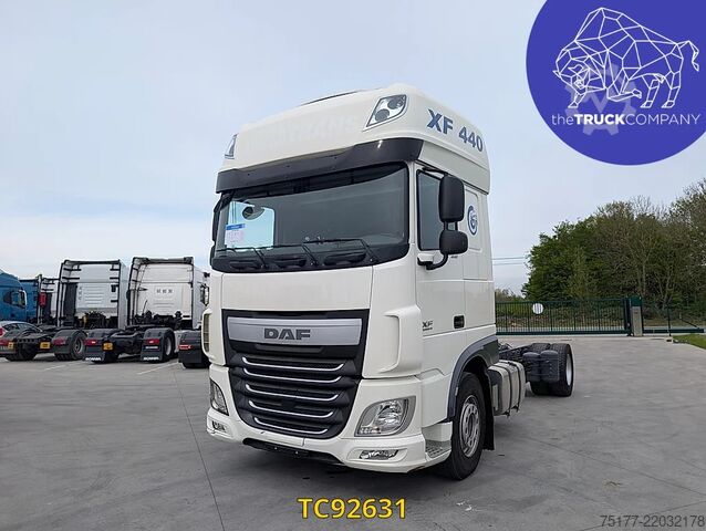 Chassis with cab DAF XF 450