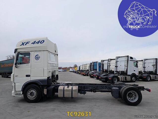 Chassis with cab DAF XF 450