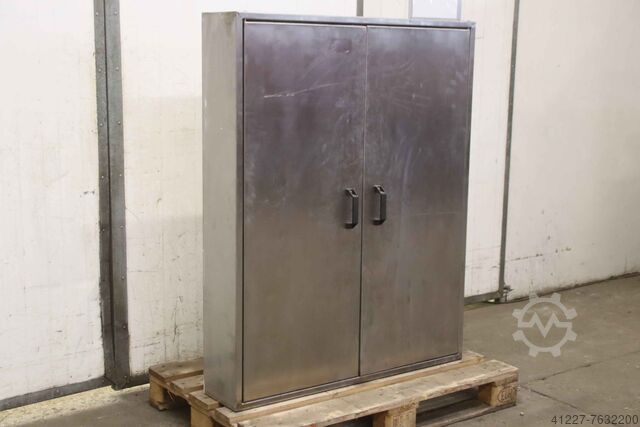 Werkzeugschrank VA Edelstahl 1050/220/H1320 mm