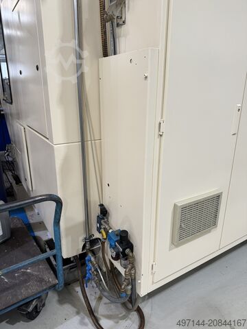 Vertikales Bearbeitungszentrum CHIRON FZ18S