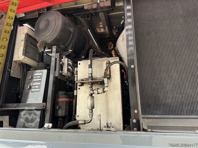 Feuerwehrfahrzeug Rosenbauer Panther Flughafen- Feuer - Löschfahrzeug