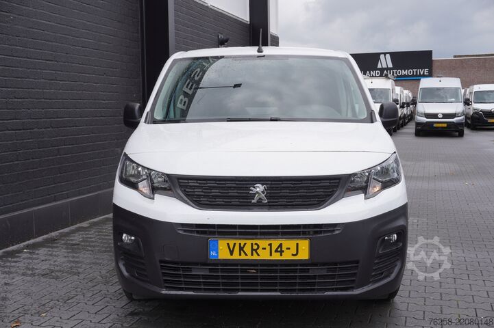 Hochdachkombi Peugeot Partner 1.2 Benzine! EURO 6 - Airco - Navi - Cr...