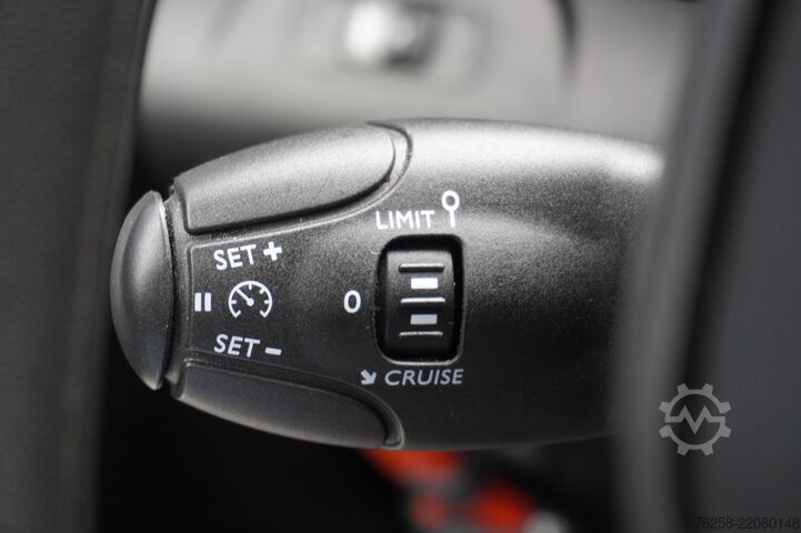 Hochdachkombi Peugeot Partner 1.2 Benzine! EURO 6 - Airco - Navi - Cr...