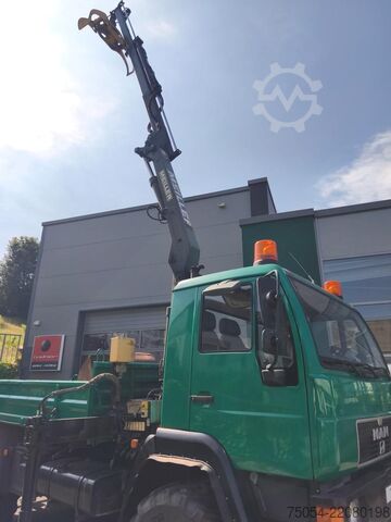 Kipper LKW MAN LKW Kipper mit Kran und Holzgreifer 7731